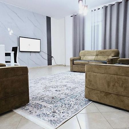 New Bazaar Side Bliss 2 Bed Room Apt With Free Garage Tirana Eksteriør billede
