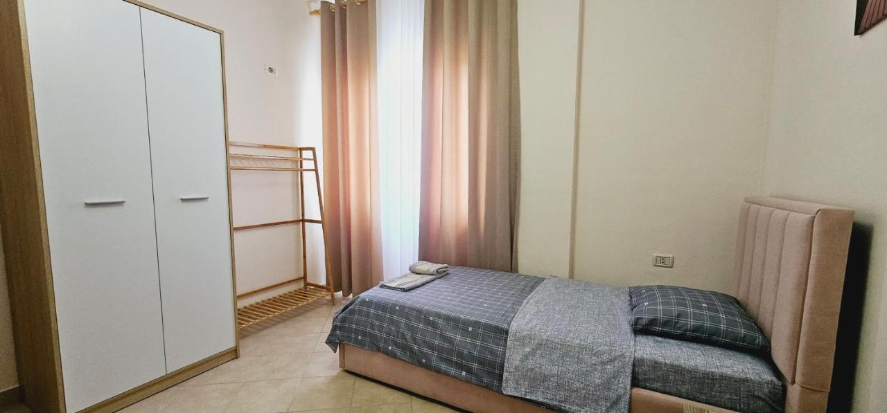 New Bazaar Side Bliss 2 Bed Room Apt With Free Garage Tirana Eksteriør billede