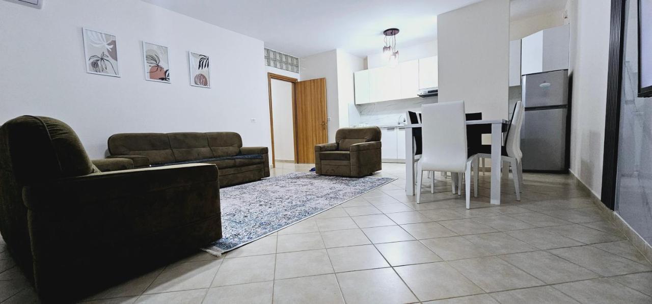 New Bazaar Side Bliss 2 Bed Room Apt With Free Garage Tirana Eksteriør billede
