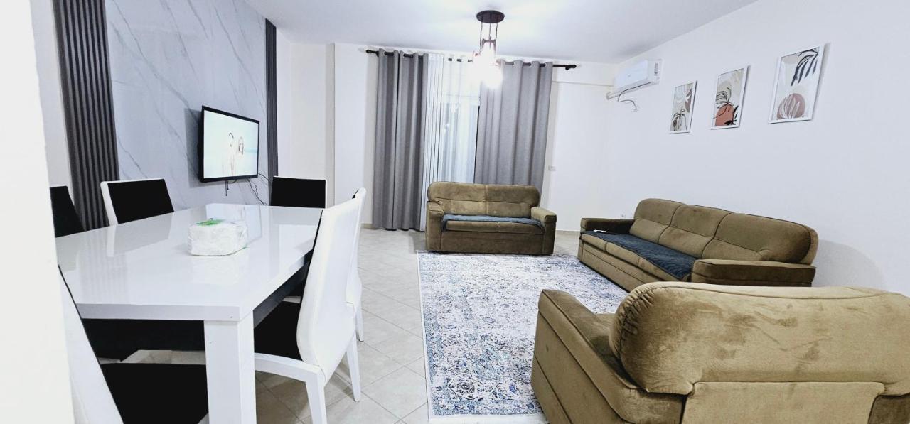 New Bazaar Side Bliss 2 Bed Room Apt With Free Garage Tirana Eksteriør billede
