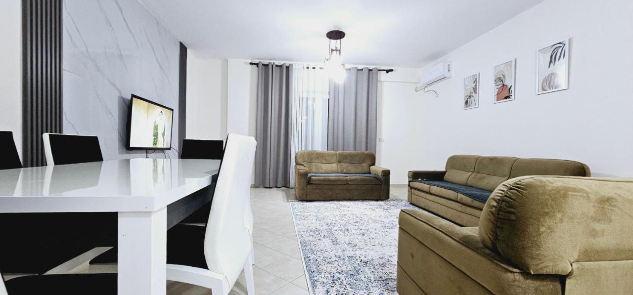 New Bazaar Side Bliss 2 Bed Room Apt With Free Garage Tirana Eksteriør billede